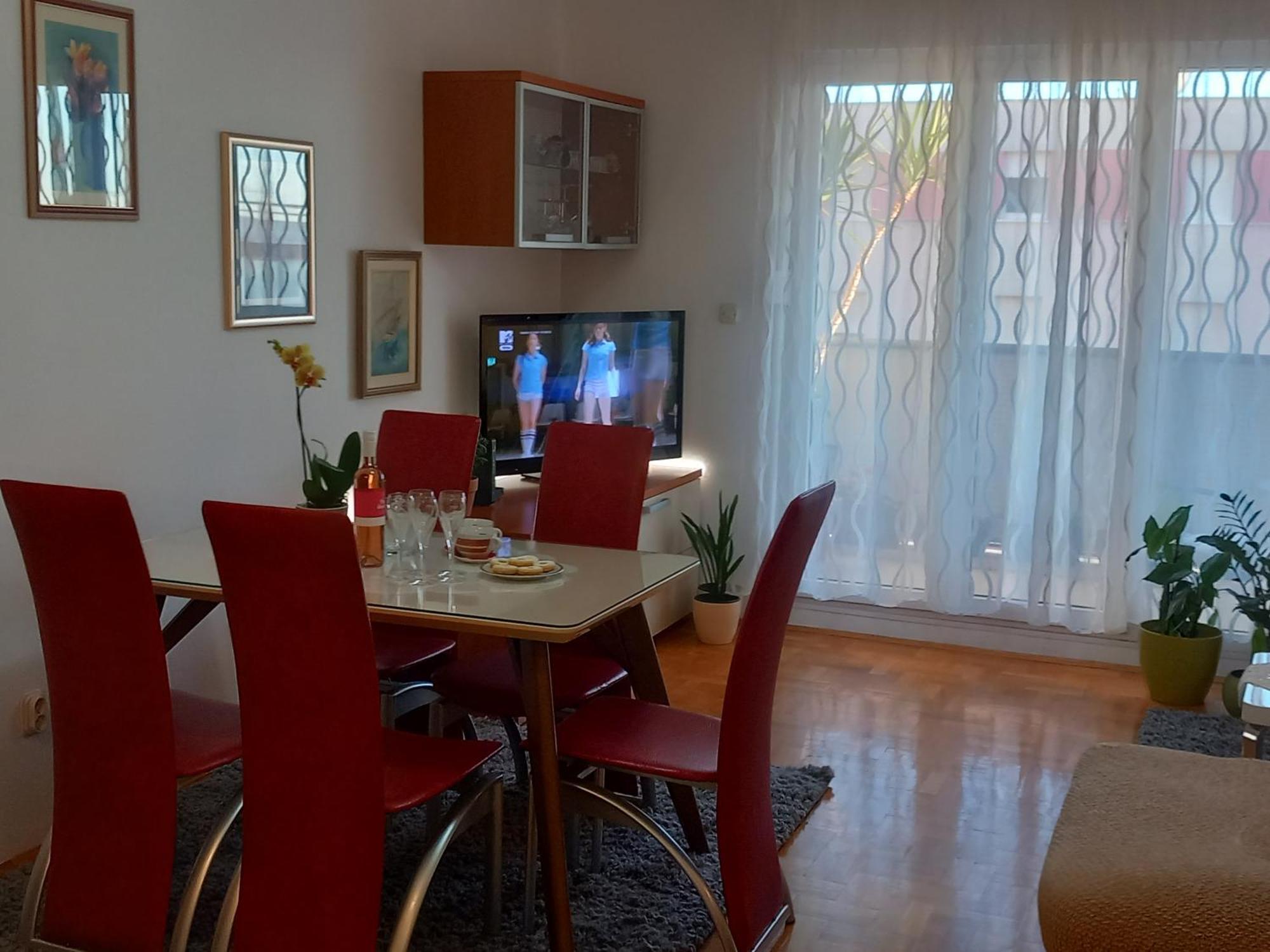 Apartment Harmony - Pleasant And Comfortable Place With A Balcony And A Secured Garage Split Exterior photo