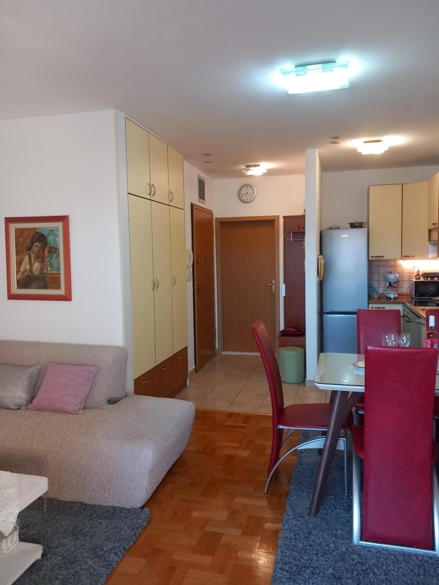 Apartment Harmony - Pleasant And Comfortable Place With A Balcony And A Secured Garage Split Exterior photo