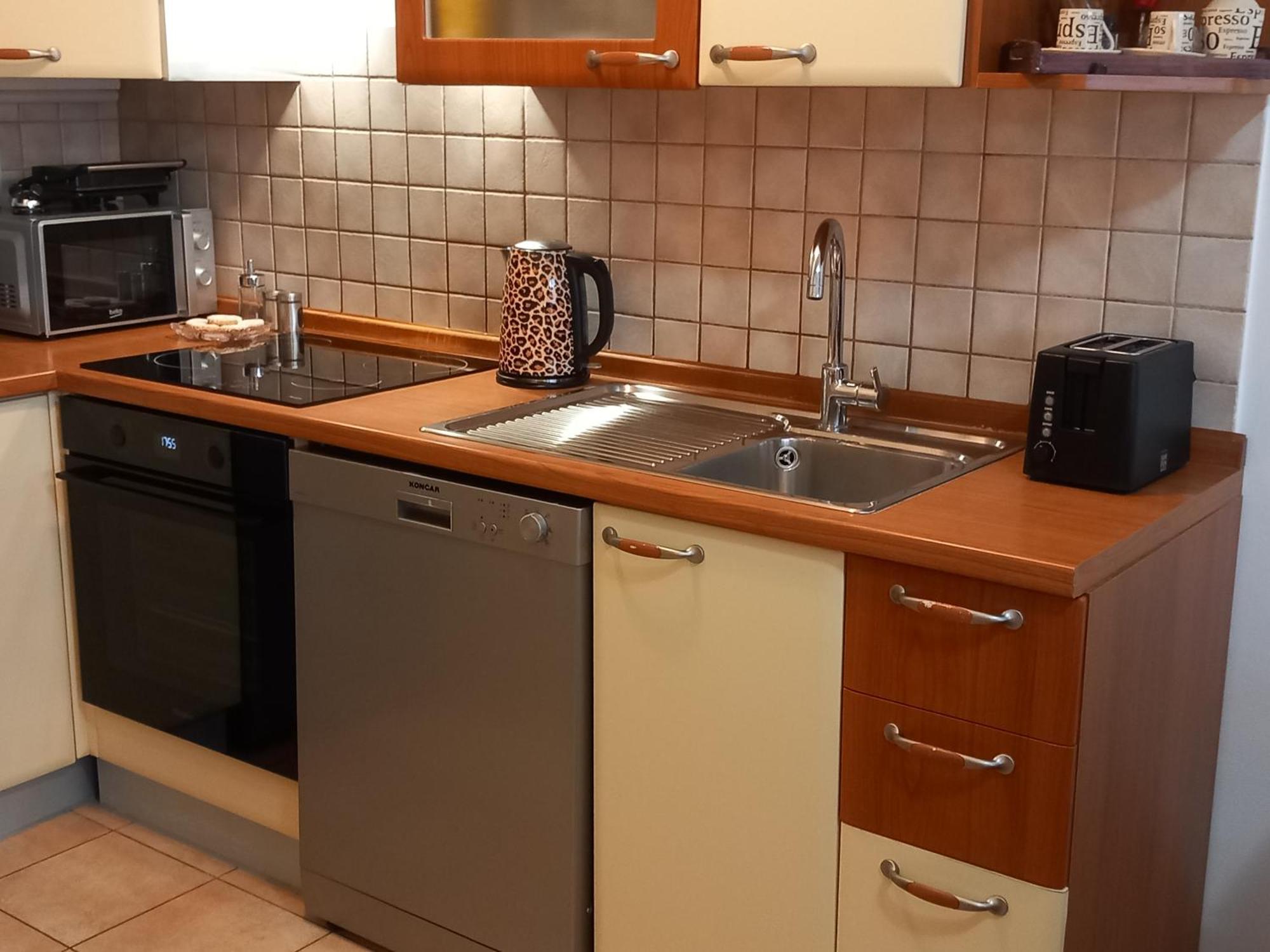 Apartment Harmony - Pleasant And Comfortable Place With A Balcony And A Secured Garage Split Exterior photo