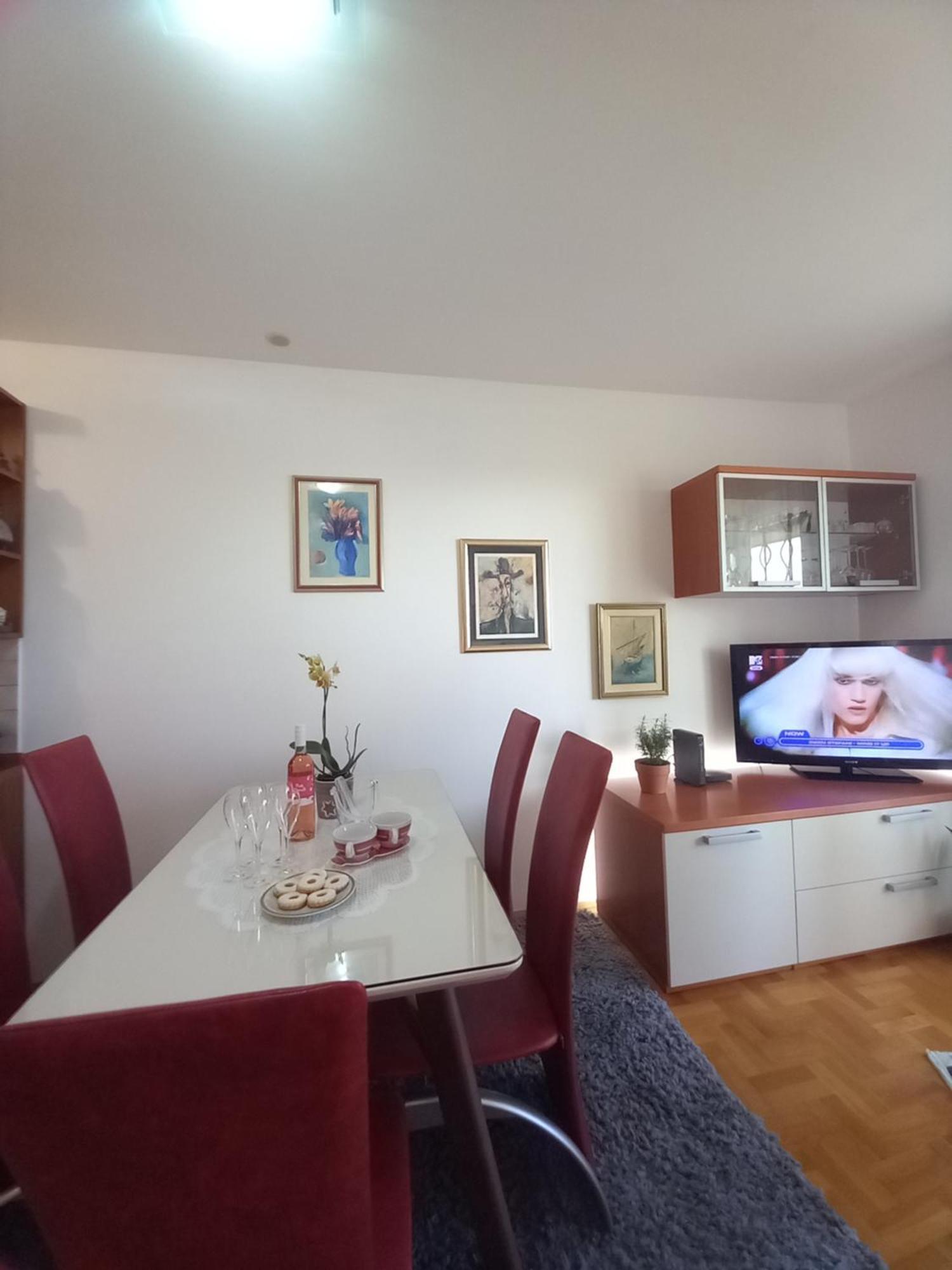 Apartment Harmony - Pleasant And Comfortable Place With A Balcony And A Secured Garage Split Exterior photo